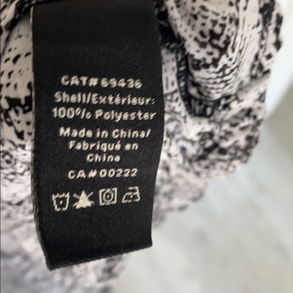 BNWT Jessica petite snakeskin pattern top - Picture 5 of 5